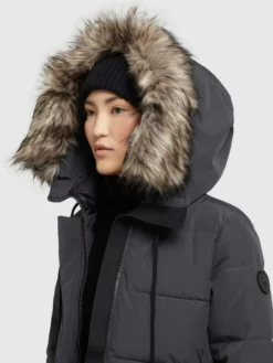 Khujo Pitkä Talvitakki -Khujo Myyntikauppa 1437b11993a88699fe760d10bbd6b99a scaled