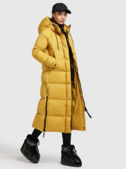 Khujo Pitkä Talvitakki -Khujo Myyntikauppa 259b2d6d0ecdc9e8231f556c74991729 scaled