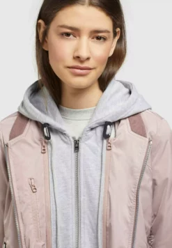 Khujo PERSEE - Kevyt Takki 10 Khujo PERSEE - Kevyt Takki -Khujo Myyntikauppa 2ffb4c366b574d77bf071c77e93687cf scaled