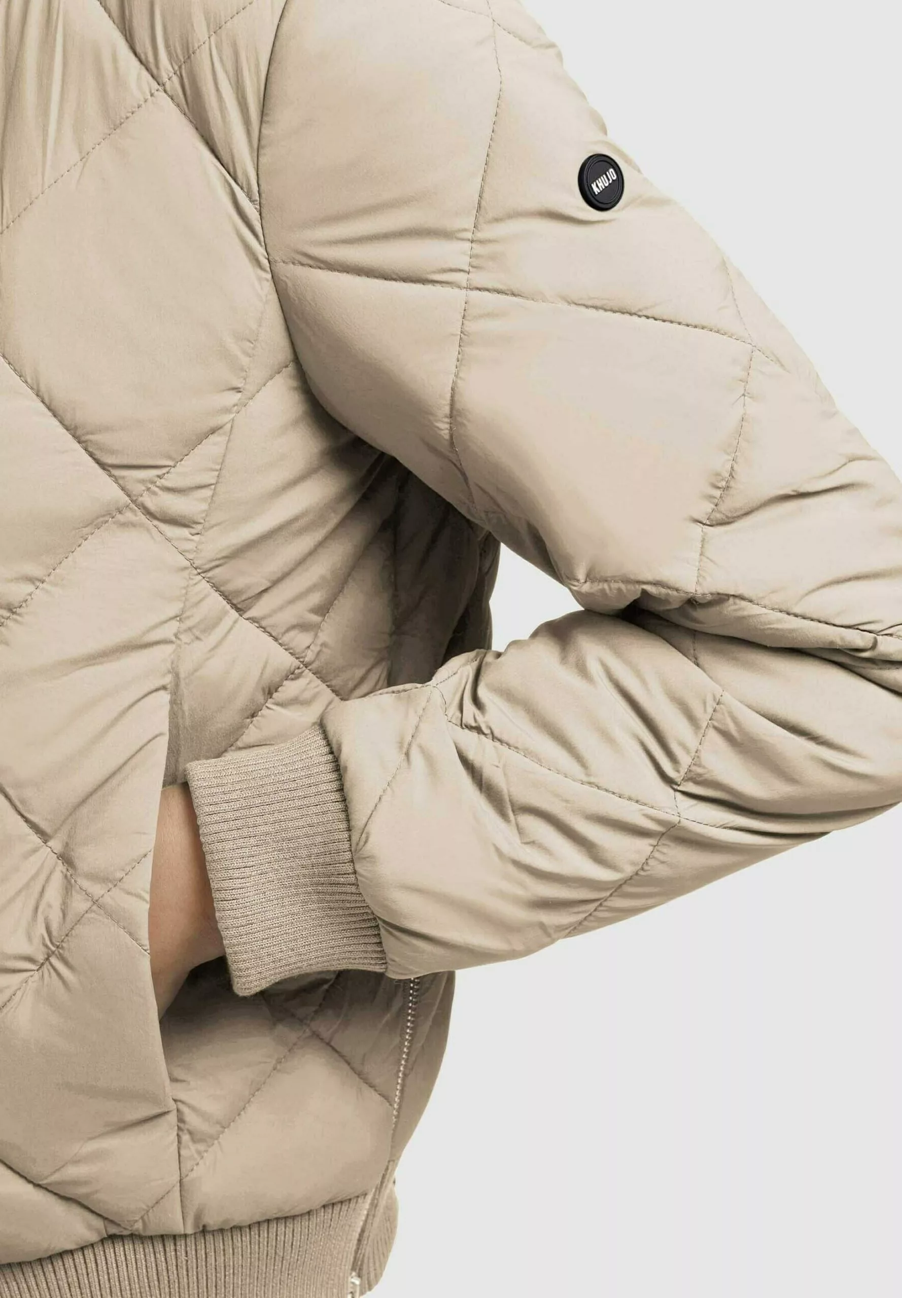 Khujo LEONA - Bombertakki 6 Khujo LEONA - Bombertakki - Image 6