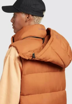 Khujo MAGNETA MATT - Liivi -Khujo Myyntikauppa 42dae36c37534956bb03f29926d051e6 scaled