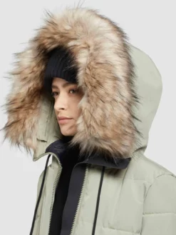 Khujo Pitkä Talvitakki -Khujo Myyntikauppa 442b5ba70818fd789e85cd49aaecd65b scaled