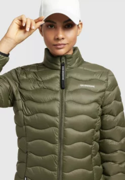 Khujo ELENI - Välikausitakki -Khujo Myyntikauppa 7b9f5ad4abe64fa7bda2c69147e66226 scaled