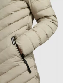 Khujo Välikausitakki 'Noomi' -Khujo Myyntikauppa 8b2cc6c0517c88acc6337b719b99b0b4 scaled