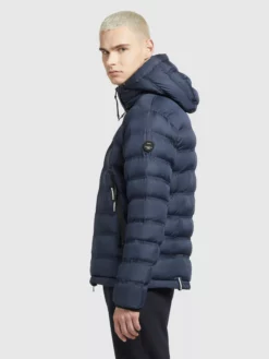 Khujo Välikausitakki 'Gamer' -Khujo Myyntikauppa 9601cce8a768db3af42f136c60b089a2 scaled