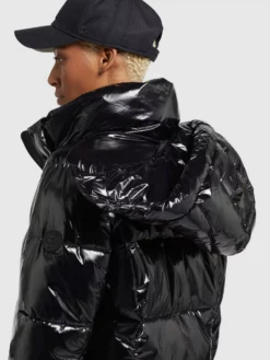 Khujo Pitkä Talvitakki 'Tonka' -Khujo Myyntikauppa 97e988db3c124ef944793bde6e70e7d4 scaled