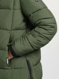 Khujo Pitkä Talvitakki 'Youma' -Khujo Myyntikauppa a7587ed448d1336aa7c8fcf18bdd583a scaled