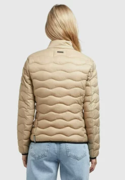 Khujo ELENI - Välikausitakki -Khujo Myyntikauppa aebd76b9ea684bf09837e2fa03ede896 scaled