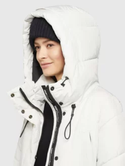 Khujo Pitkä Talvitakki 'Elvita' -Khujo Myyntikauppa b191c5ddcd3cf0594cbd83cde60ec873 scaled