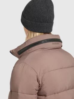 Khujo Talvitakki 'Blondie Matt' -Khujo Myyntikauppa c6493dd35eae31027633ae7a2a3442de scaled