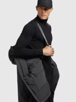 Khujo Talvitakki 'Borrow' -Khujo Myyntikauppa cf3815493c2350a3c41678ee1c8fef84 scaled