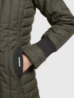 Khujo Talvitakki -Khujo Myyntikauppa d6259257952f1e6e711b98c2664499eb scaled