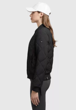 Khujo LEONA - Bombertakki -Khujo Myyntikauppa d6b67f48639842fdbb0503baf48a36ea scaled