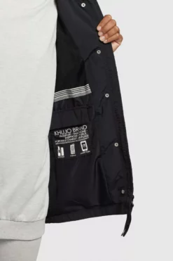 Khujo Välikausitakki 'CAIMA' -Khujo Myyntikauppa fbba95852c18d3750cc1318a1648764d scaled